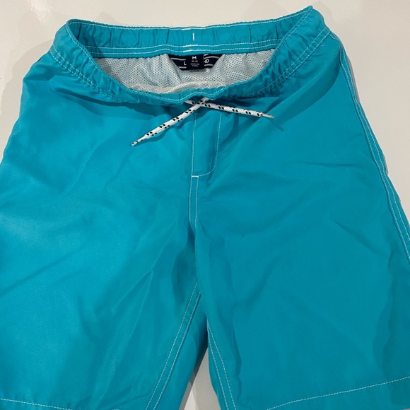 Boys size medium swim trunks. 2 pair in good shape and mesh lining. - Picture 4 of 6